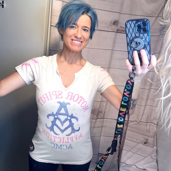 |•AFFLICTION•| Cool V-neck T-shirt Size Medium - Picture 8 of 14